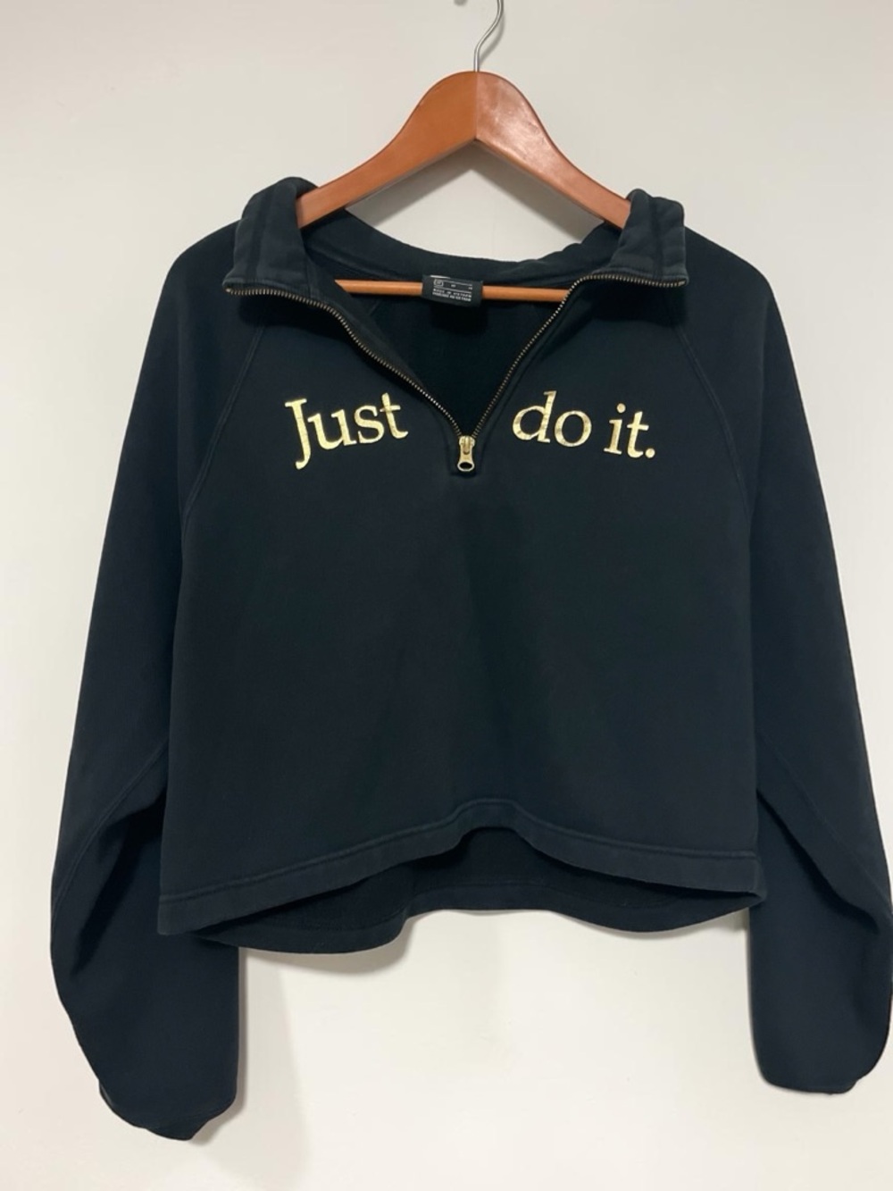Nike "Just do it" Cropped Top Sweatshirt Metallic Logo Black 1/4 Zip size Medium
